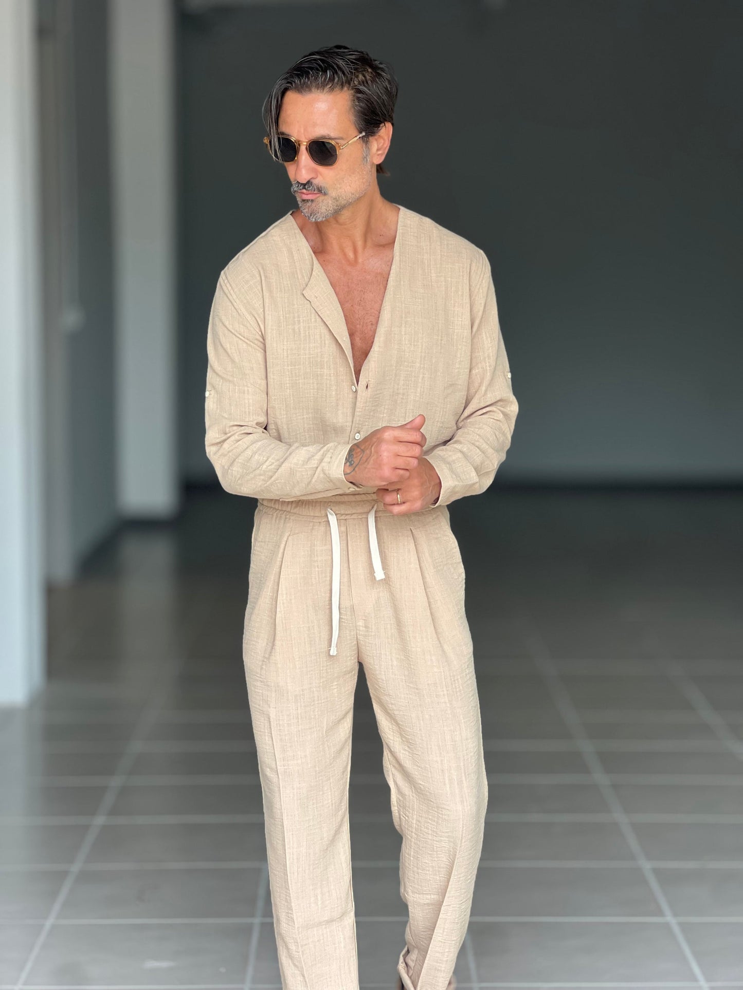 Men's Lightweight Linen Blend V-Neck Set