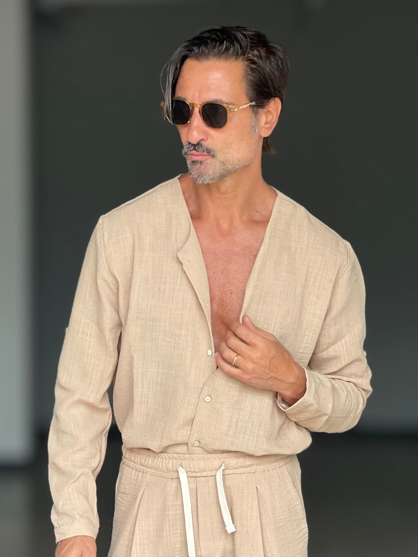 Men's Lightweight Linen Blend V-Neck Set