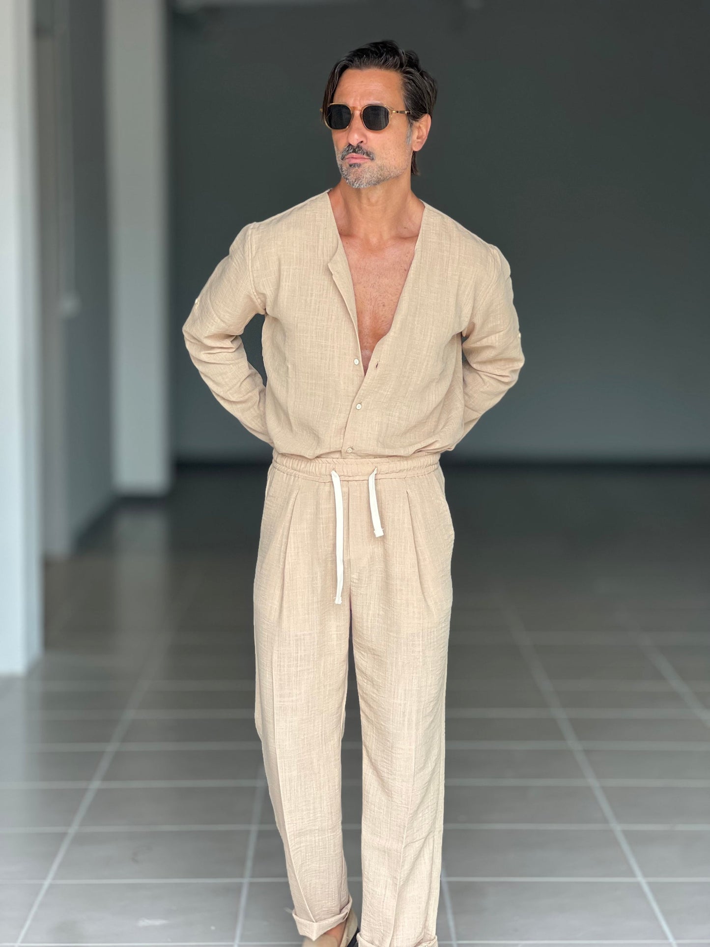 Men's Lightweight Linen Blend V-Neck Set