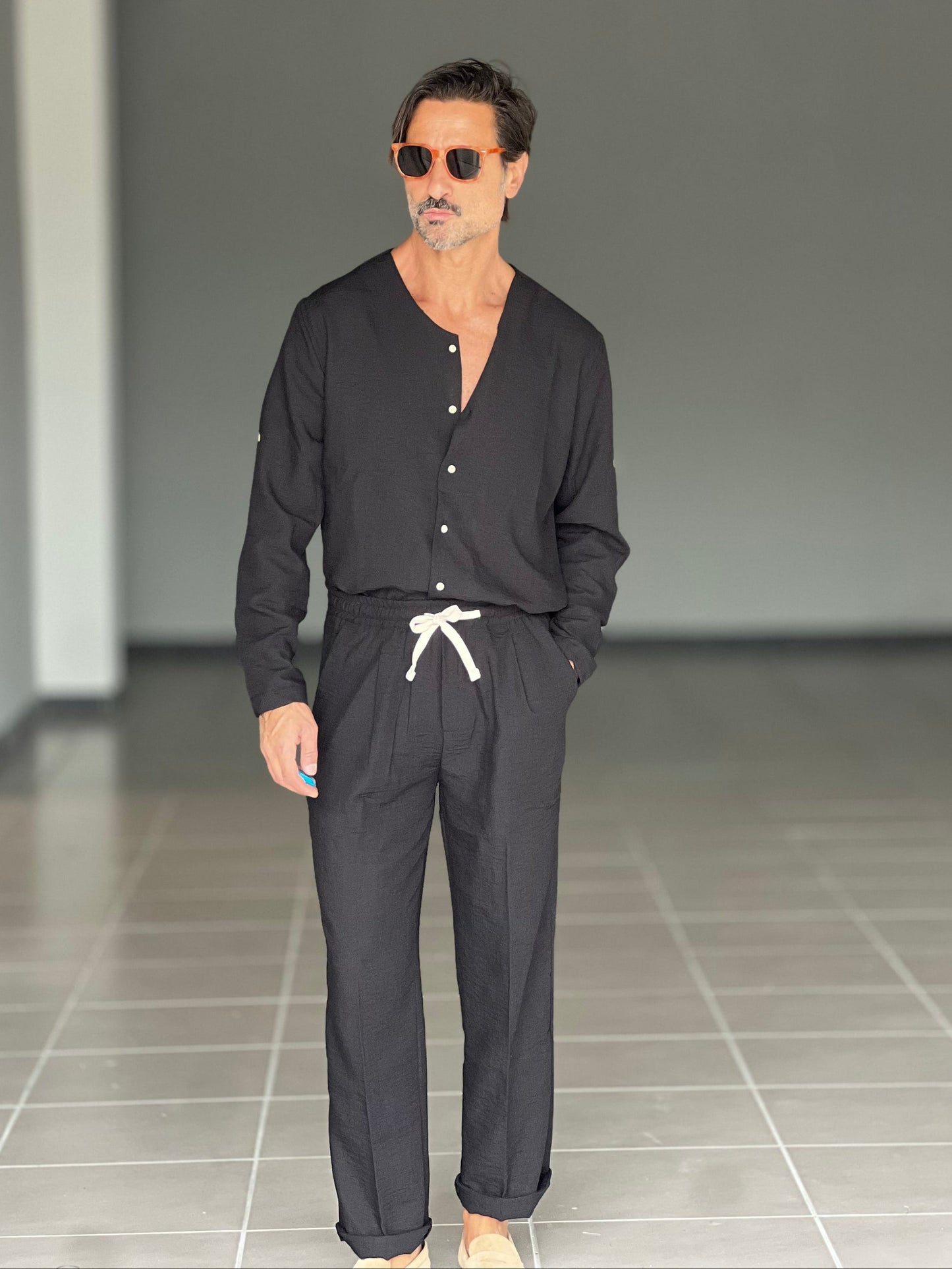 Men's Lightweight Linen Blend V-Neck Set