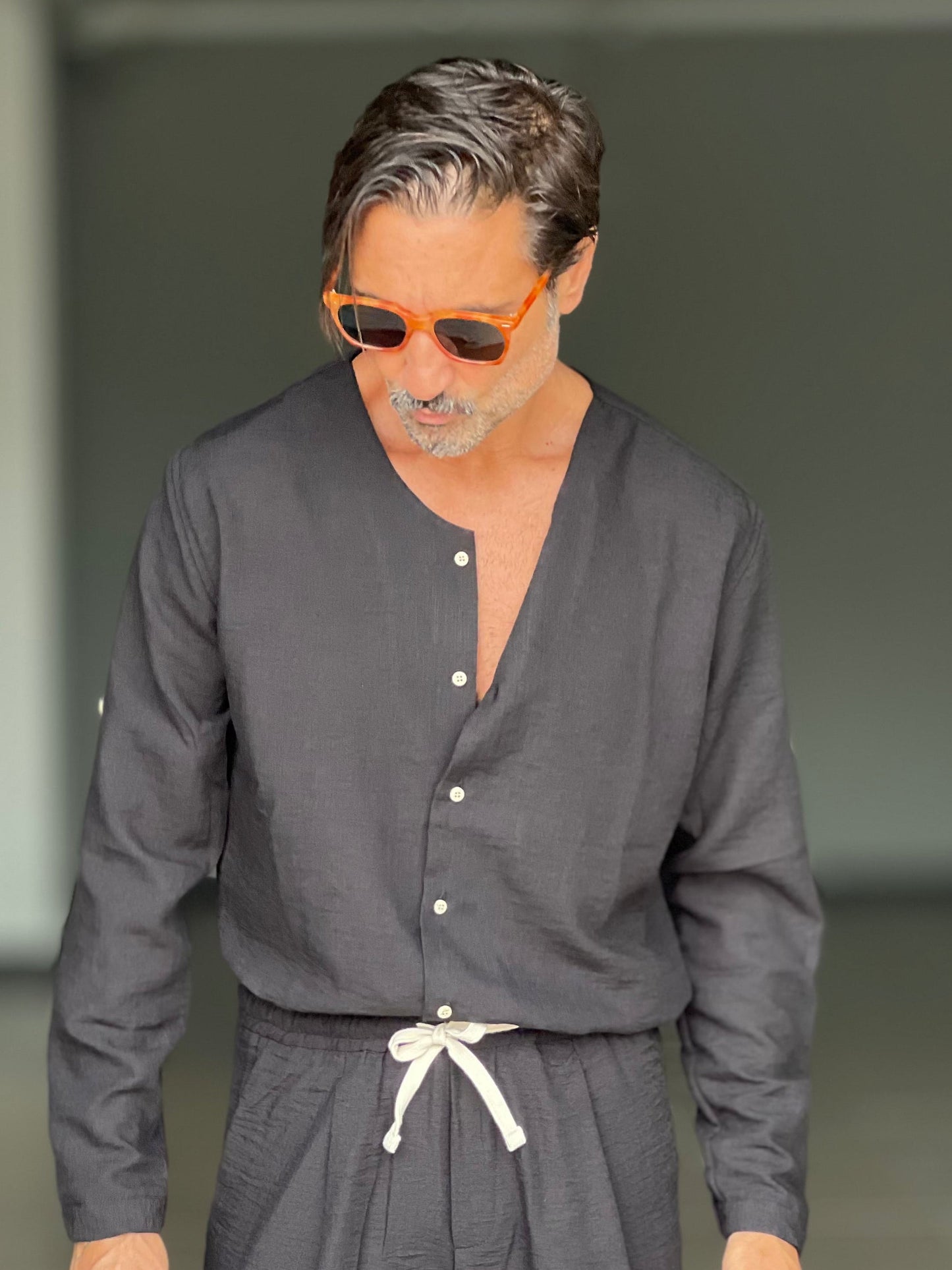 Men's Lightweight Linen Blend V-Neck Set