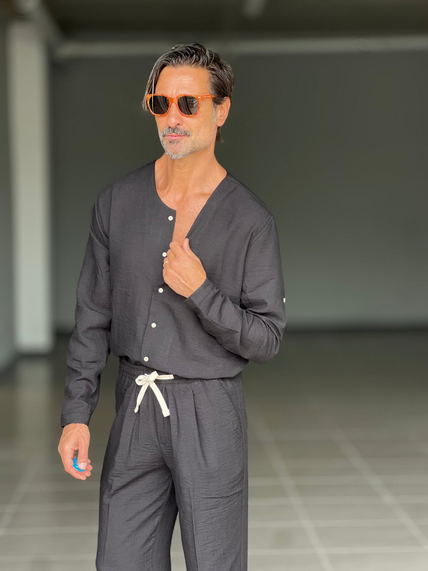 Men's Lightweight Linen Blend V-Neck Set