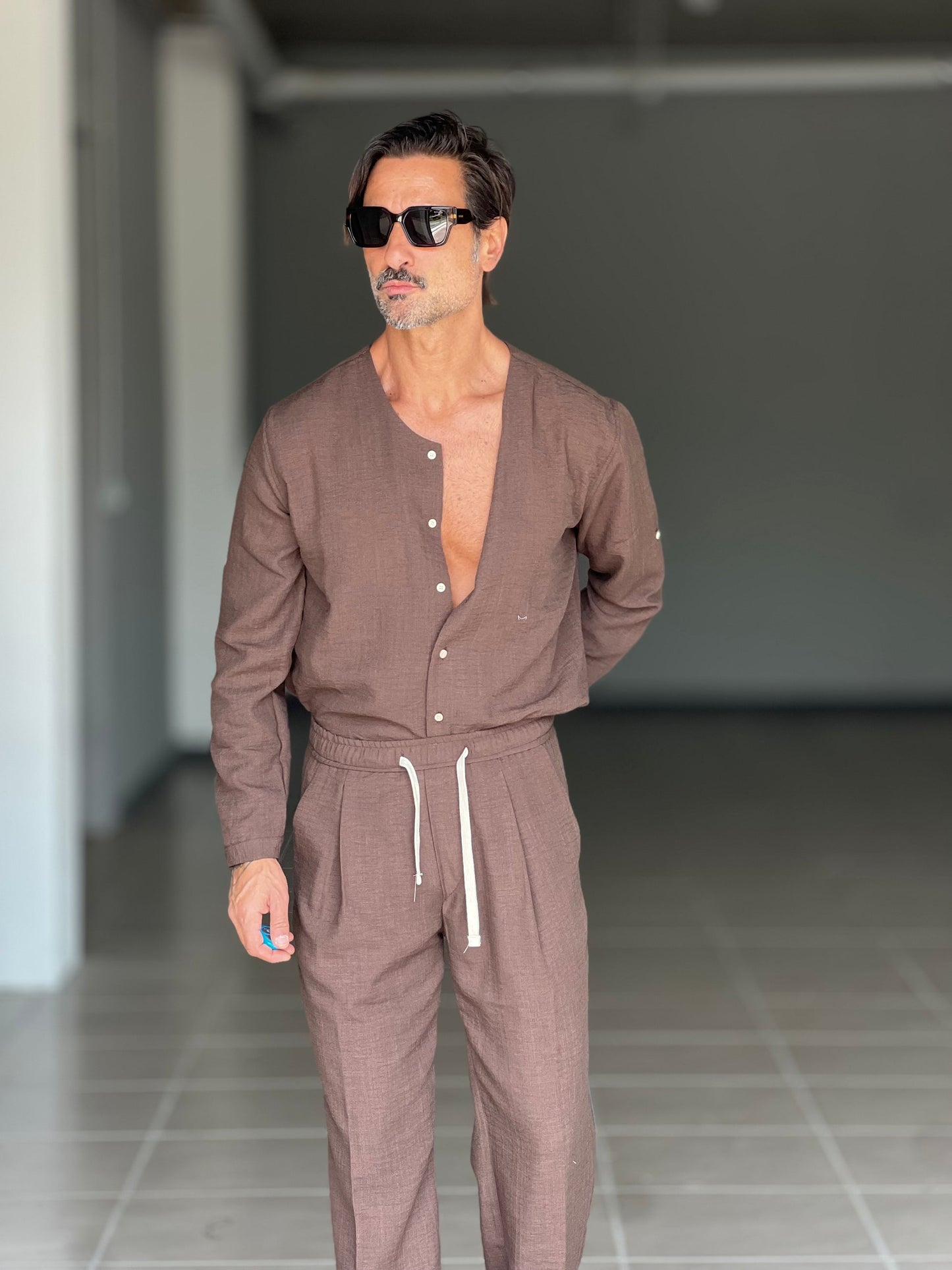 Men's Lightweight Linen Blend V-Neck Set