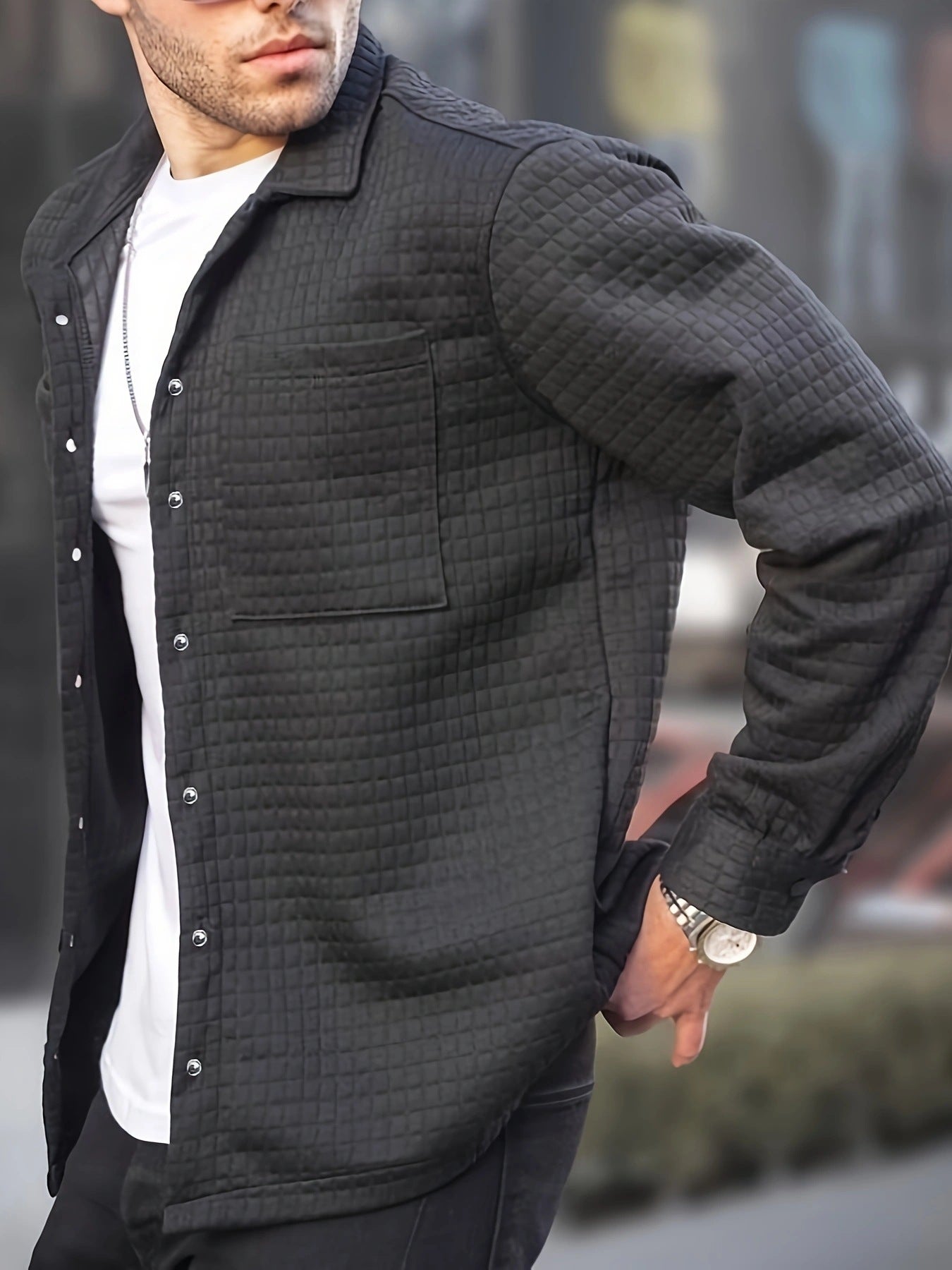 男士纹理日常夹克，novlego closet品牌，展示灰色休闲外套的细节和质地。